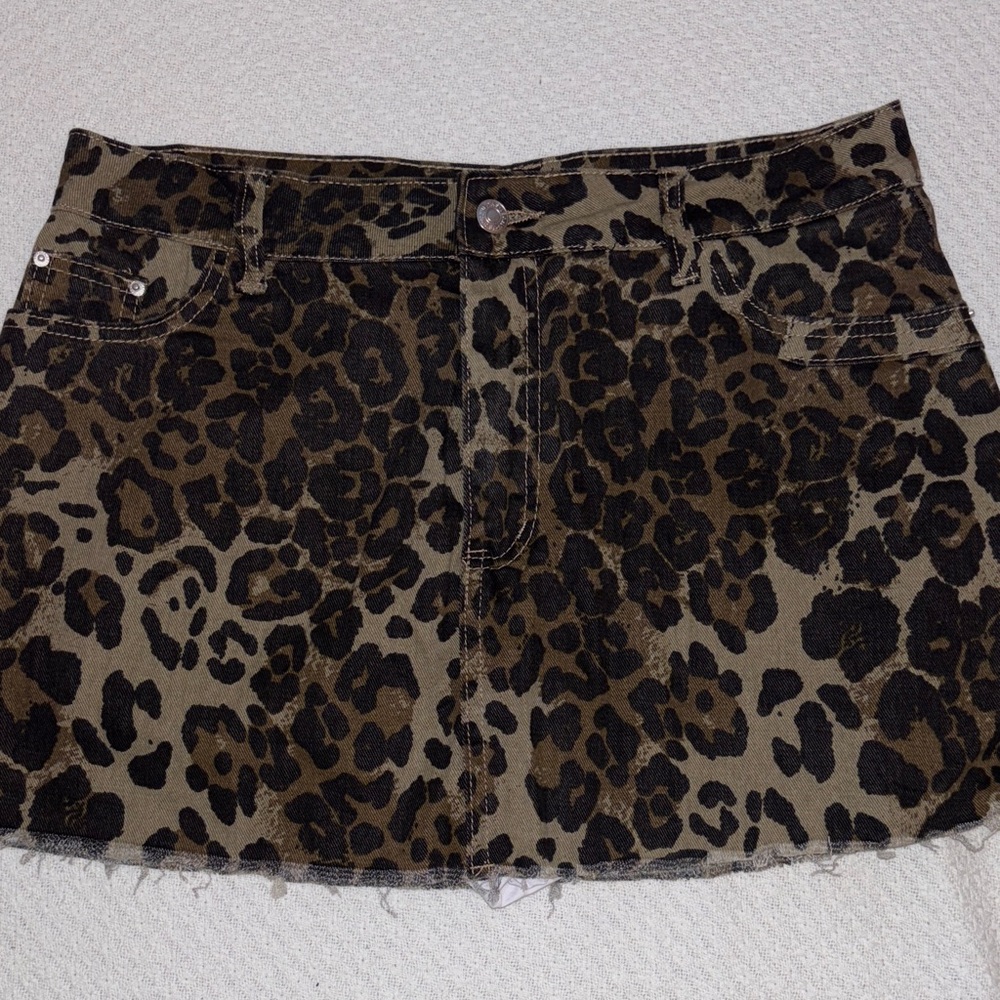 6/$28❗️Animal Print Mini Skirt